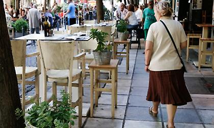 Πειραιάς: Ηλεκτρονικά οι αιτήσεις για τραπεζοκαθίσματα και απαλλαγή από δημοτικά τέλη