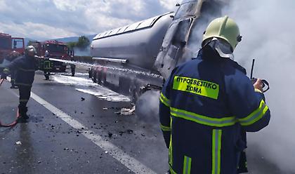 Θεσσαλονίκη: Χωρίς τις αισθήσεις του ανασύρθηκε άνδρας μετά από φωτιά σε βυτιοφόρο