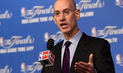 Σίλβερ: «Να ολοκληρώσουμε τη σεζόν με ασφαλή και υπεύθυνο τρόπο»