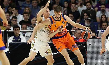 Πλησιάζει στην Τενερίφη ο Ντούρνεκαμπ