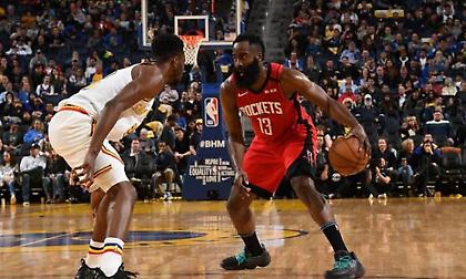 Τζέιμς Χάρντεν: Η φανέλα του στην οροφή ενός… στριπ κλαμπ