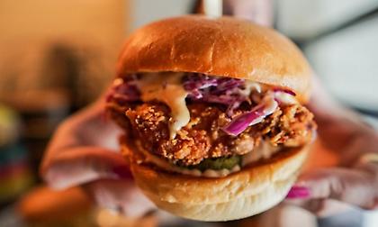 Σχέδιο «Fark to Fork»: Οι 4 βασικές αλλαγές που έρχονται στα μπέργκερ