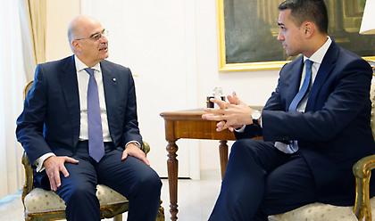 Επίσκεψη ντι Μάιο στην Αθήνα: Στο τραπέζι ΑΟΖ και τουρισμός 