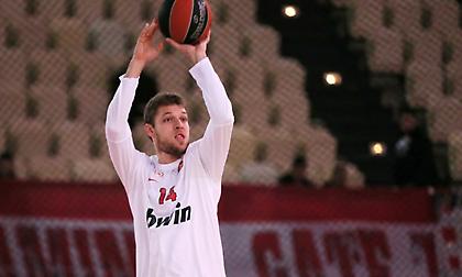 Είχε 98/103 τρίποντα στην ατομική προπόνηση ο Βεζένκοβ (video)