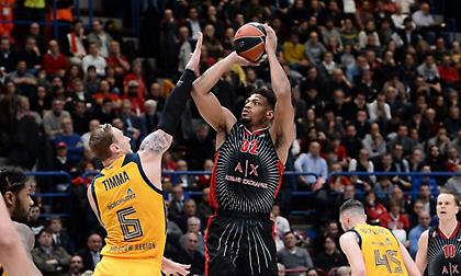 Έμεινε στην Αρμάνι ο Μπρουκς! (pic)