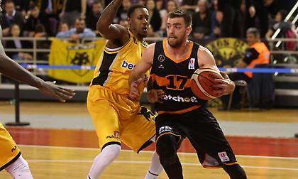 «Κοιτάζει» Μάντζαρη η Μάλαγα