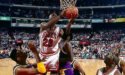 Ρετρό: Το πρώτο πρωτάθλημα του Μάικλ Τζόρνταν και η… λύτρωση! (videos)