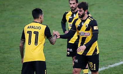 Αποφασίζει για φορ ο Καρέρα