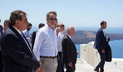 Μητσοτάκης: Ασφαλής προορισμός η Ελλάδα - Εμβληματικός προορισμός η Σαντορίνη