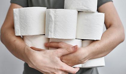 Λύθηκε το «μυστήριο»: Ποιοί εξαφάνισαν το χαρτί υγείας από τα ράφια στην πανδημία