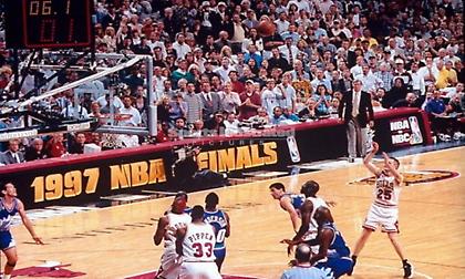 Όταν ο Κερ σφράγιζε τον 5ο τίτλο των Μπουλς! (video)