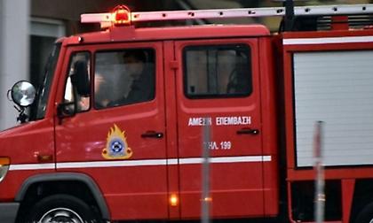 Φωτιά σε έκταση με ξερά χόρτα πίσω από το ΤΕΙ της Λάρισας
