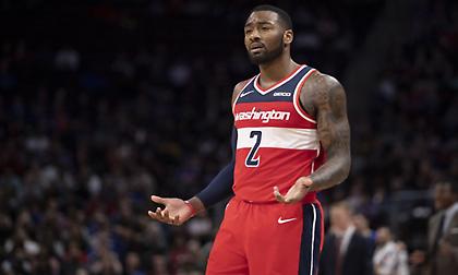 Συμπορεύτηκε με τον Ίρβινγκ και ο Γουόλ!