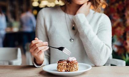 Πώς εξηγείται η επιθυμία για γλυκό μετά το φαγητό;