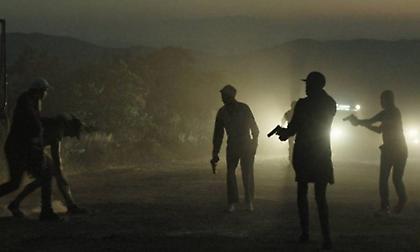 Συνωμοσία, έγκλημα, λαθρεμπόριο: Η σειρά που ίσως αποδειχτεί η έκπληξη του καλοκαιριού (vid)