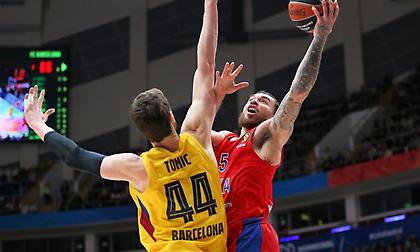 Άνοιξαν… διάλογο Τζέιμς και Ντιλέινι για τις πολλές μεταγραφές της Αρμάνι! (pic)