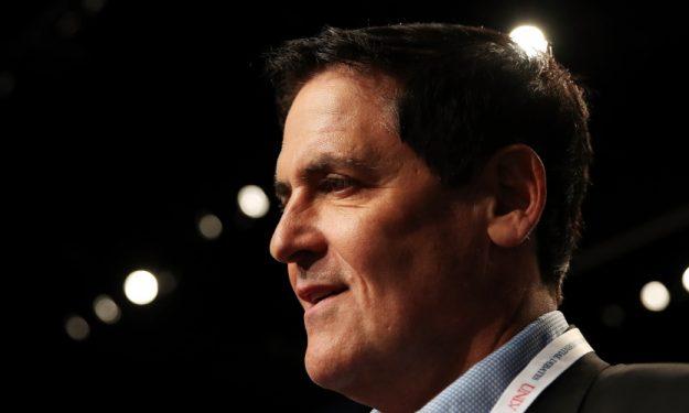 Μαρκ Κιούμπαν: «Θα είμαι μαζί με τους παίκτες που θα γονατίσουν στον εθνικό ύμνο»