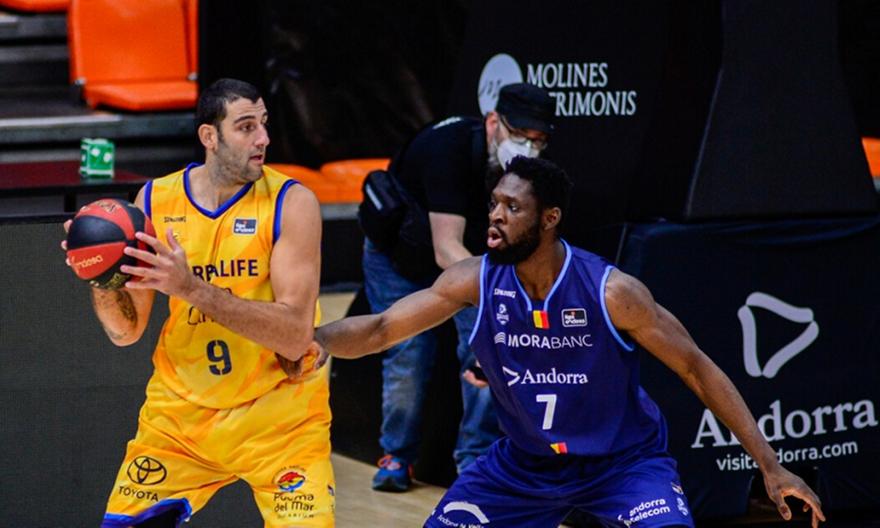 Πρώτη νίκη με σούπερ Μπουρούση για την Γκραν Κανάρια!