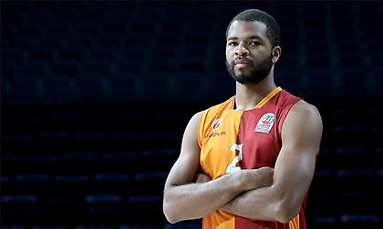 Άαρον Χάρισον: Ψυχρός εκτελεστής από τρεις θέσεις