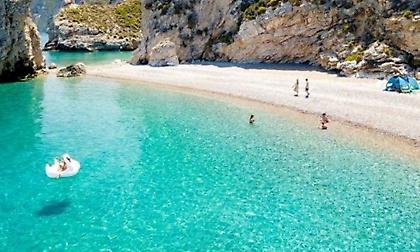 4 ελληνικά νησιά μαγευτικής ομορφιάς όπου θα αποφύγεις τον συνωστισμό