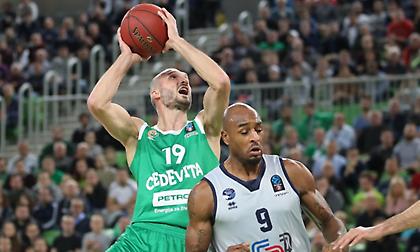 Παρελθόν από Τσεντεβίτα ο Σιμόνοβιτς