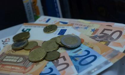 Επίδομα 534 ευρώ: Ποιοι πληρώνονται σήμερα - Τι ποσά θα λάβουν