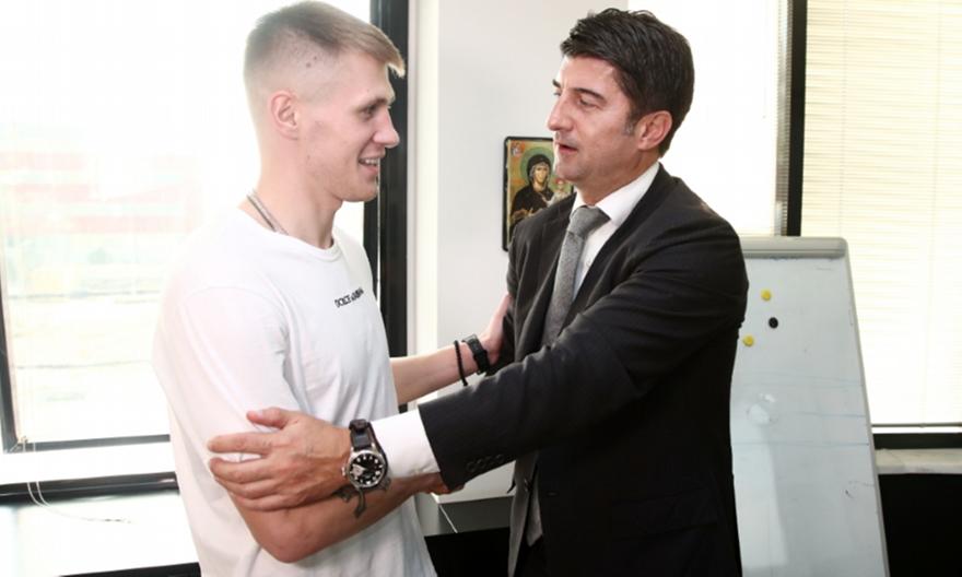 Προσπαθεί να τελειώσει με τον Σιμάνσκι ο Ίβιτς