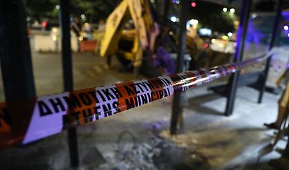 Mπουλντόζες στην πλατεία Συντάγματος για τον Μεγάλο Περίπατο (pics)
