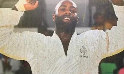 Σάλος στη Γαλλία: Ρατσιστικά μηνύματα σε αφίσες μαύρων Γάλλων Ολυμπιονικών (pics)