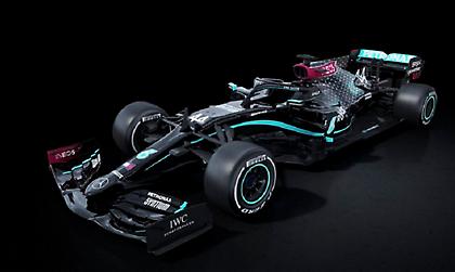 Σε μαύρο χρώμα η Mercedes στο πρωτάθλημα της F1 (pic)