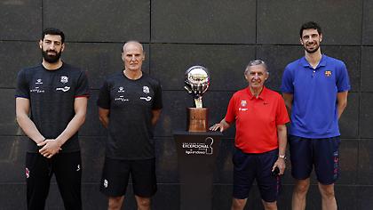 Μπαρτσελόνα-Μπασκόνια και στη μέση η κούπα της ACB