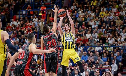 Ντε Κολό: «Έχω συμβόλαιο με τη Φενέρ. Ο Σάρας θα ήταν η καλύτερη λύση»