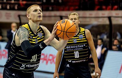 Τέλος ο Γουάιτ και άλλοι πέντε από Τενερίφη