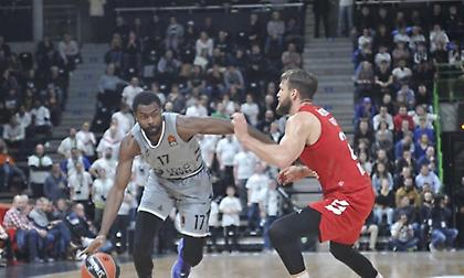 Ακυρώθηκε η πτήση του Ζαν Σαρλ