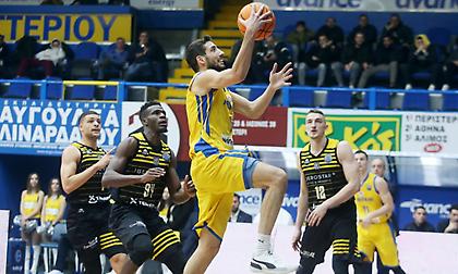 Μένει στο Περιστέρι ο Σαλούστρος