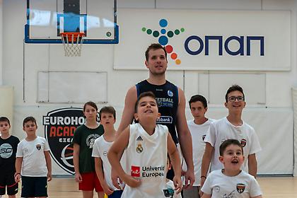 Εurohoops Academy Summer Camp: Παιχνίδι και εξέλιξη παρέα με τους Παπαλουκά και Αγραβάνη