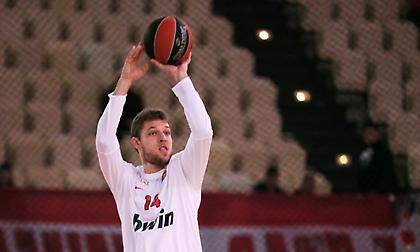 Ζέρβας: «Απομακρύνεται όσο αργεί ο Βεζένκοφ-Τελική ευθεία για Σλούκα»