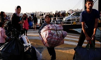 Λέσβος: Μετακινήθηκαν ακόμη 2.114 πρόσφυγες - Έφτασε βάρκα με 27 άτομα
