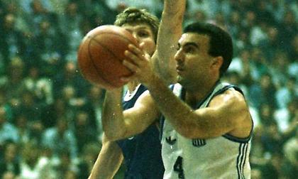 Νίκος Γκάλης: Η βραδιά που έσπασε τα «γαλανόλευκα» κοντέρ! (video)