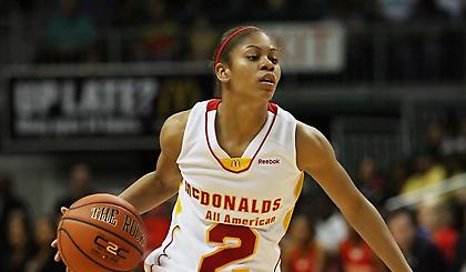 Πρώτη ξένη στην ιστορία του ΕΦΑΟΖ η Τέιλορ