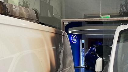 Πυρπόλησαν αυτοκίνητα σε Αργυρούπολη και Ζωγράφου
