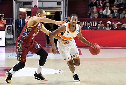 «Έκλεισε» στον Ερυθρό Αστέρα ο Λάνγκστον Χολ