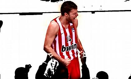 Σάσα Βεζένκοφ: Μένει σπίτι του για να… καθιερωθεί (photos & videos)