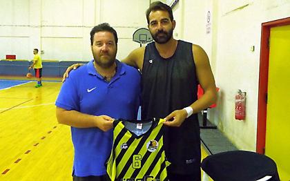 Ανέλαβε ομάδα στη Σύρο ο Μάκης Νικολαΐδης