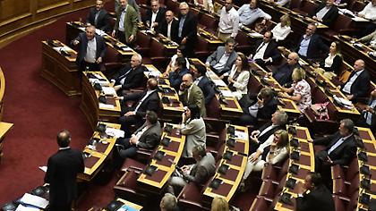 Από 187 βουλευτες υπερψηφίστηκε το νομοσχέδιο για διαδηλώσεις-Απείχαν Παπανδρέου, Καστανίδης