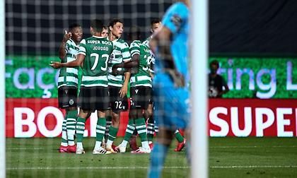 Αγκαλιά με την τρίτη θέση η Σπόρτινγκ