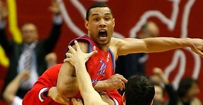 Ευρωλίγκα: Το αφιέρωμα στον τεράστιο Λάνγκντον (videos)