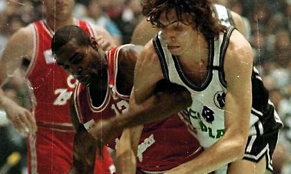 Κέβιν Μαγκί: Ο «undersized» σέντερ που σκόρπιζε τον… τρόμο τη δεκαετία του ’80 (videos)