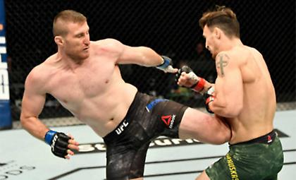 Άδικη ήττα για τον Μιχαηλίδη στο UFC – Διαμαρτυρίες για αντικανονικά χτυπήματα από τον προπονητή του