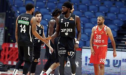 Κατοστάρα στην πρεμιέρα των playoffs για τη Χάποελ!